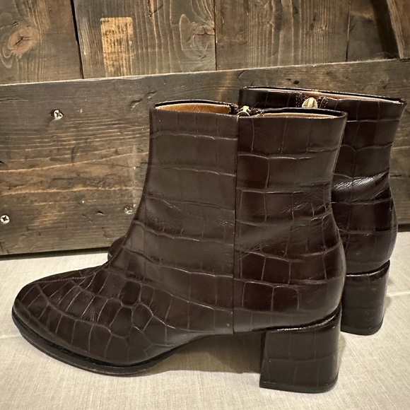 Via Spiga Sahira Brown Croc Embossed Ankle Boots 8M - Picture 2 of 7